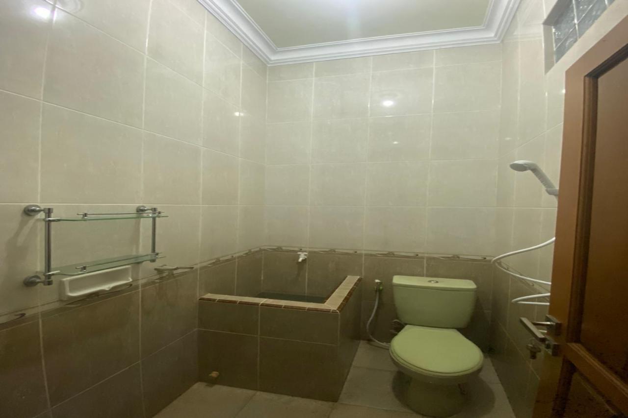 Express O 92106 Nayus Homestay Syariah Yogyakarta Kültér fotó